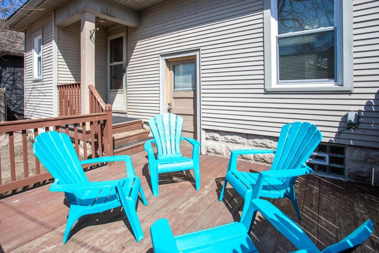 Spacious Home With In-Unit Laundry, Parking, 1Gb Wifi, & Patio Deck 羅徹斯特 外观 照片