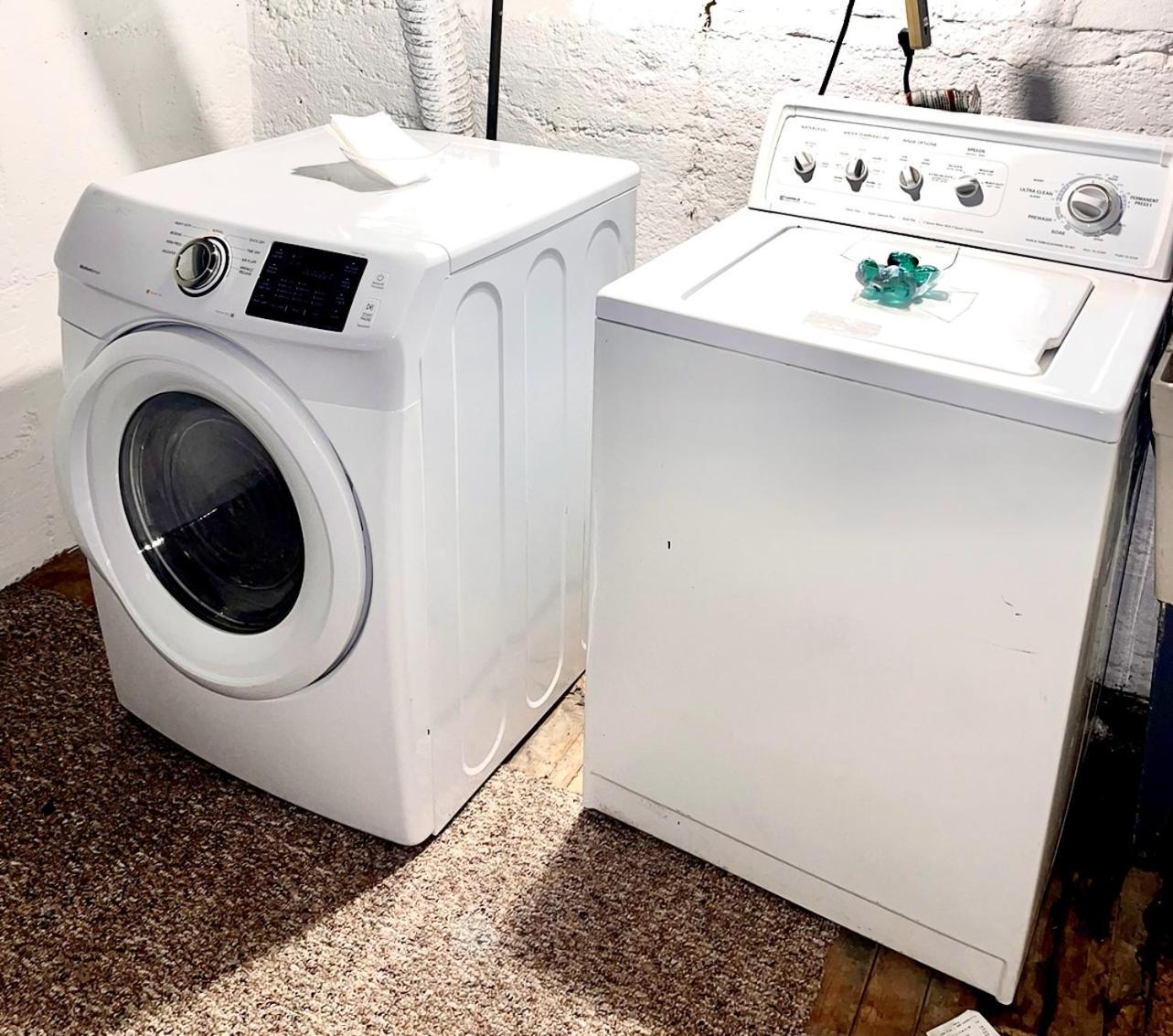 Spacious Home With In-Unit Laundry, Parking, 1Gb Wifi, & Patio Deck 羅徹斯特 外观 照片